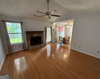 3897 Saddlecreek Drive - Photo Thumbnail 16