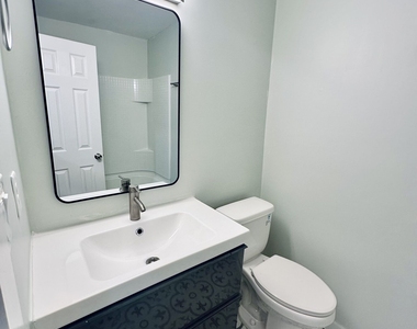 1258 Creekside Court Se - Photo Thumbnail 17