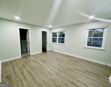 1258 Creekside Court Se - Photo Thumbnail 14