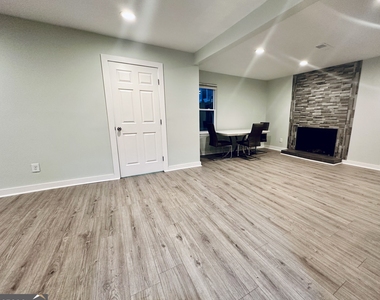 1258 Creekside Court Se - Photo Thumbnail 5