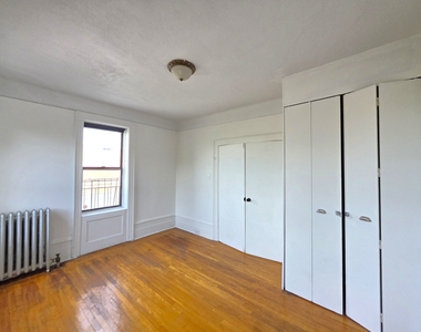 31-4 32nd Street - Photo Thumbnail 7