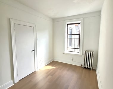 31-4 32nd Street - Photo Thumbnail 12
