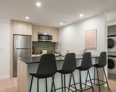 975 Arcadian - Photo Thumbnail 2