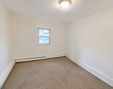 147 Meriline Ave - Photo Thumbnail 3