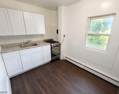 147 Meriline Ave - Photo Thumbnail 2