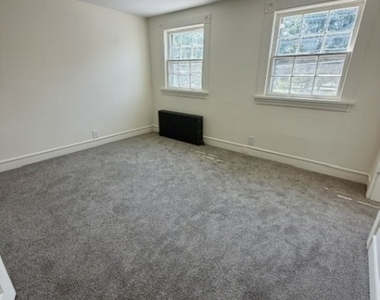 37 E Mcfarlan St - Photo Thumbnail 7