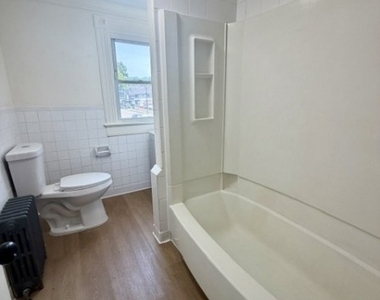 37 E Mcfarlan St - Photo Thumbnail 9
