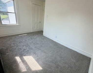37 E Mcfarlan St - Photo Thumbnail 5