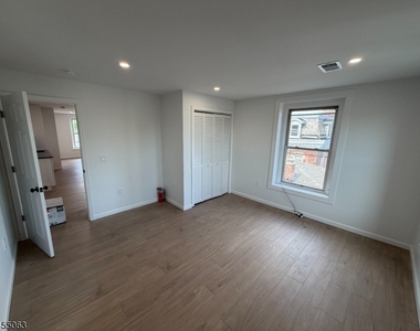 56 W Somerset - Photo Thumbnail 4