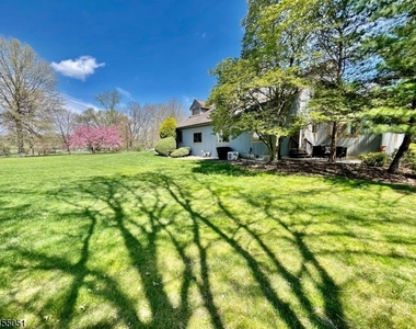 2 Hawthorne Pl - Photo Thumbnail 5