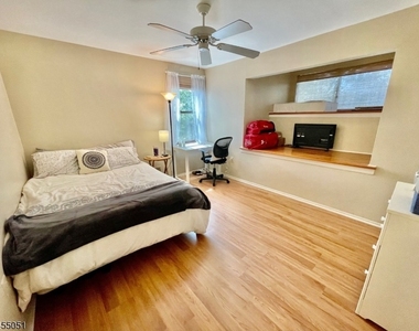 2 Hawthorne Pl - Photo Thumbnail 10