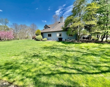 2 Hawthorne Pl - Photo Thumbnail 25