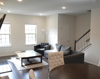 80 Albert Ct - Photo Thumbnail 5
