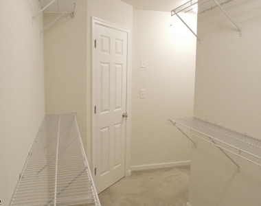 80 Albert Ct - Photo Thumbnail 11