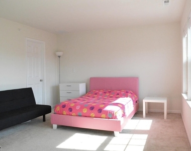 80 Albert Ct - Photo Thumbnail 12
