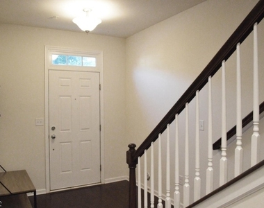 80 Albert Ct - Photo Thumbnail 7