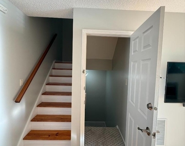 1902 Bayley Ct - Photo Thumbnail 31