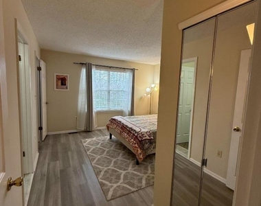 1902 Bayley Ct - Photo Thumbnail 17