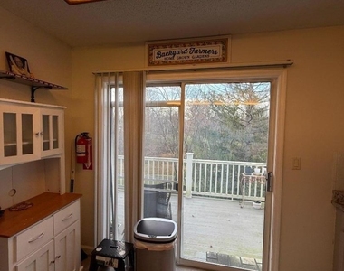 1902 Bayley Ct - Photo Thumbnail 11