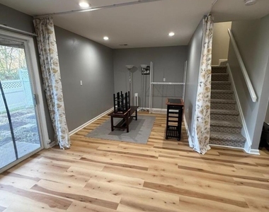 1902 Bayley Ct - Photo Thumbnail 36