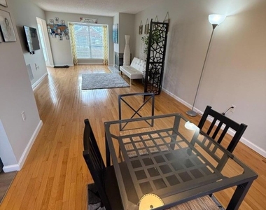 1902 Bayley Ct - Photo Thumbnail 8