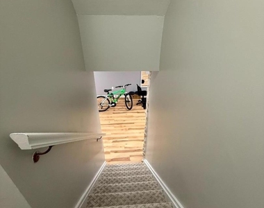 1902 Bayley Ct - Photo Thumbnail 30