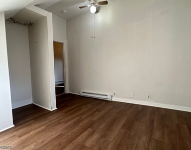 14 W Main St Apt B - Photo Thumbnail 21