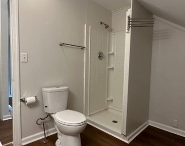 14 W Main St Apt B - Photo Thumbnail 18