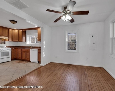 1708 Lake Drive - Photo Thumbnail 15