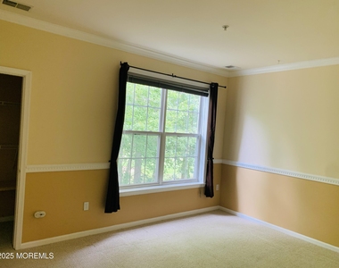 566 St Andrews Place - Photo Thumbnail 18