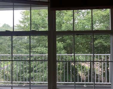 566 St Andrews Place - Photo Thumbnail 6