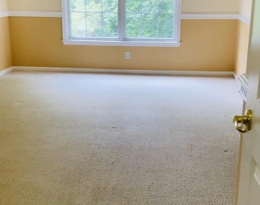 566 St Andrews Place - Photo Thumbnail 9