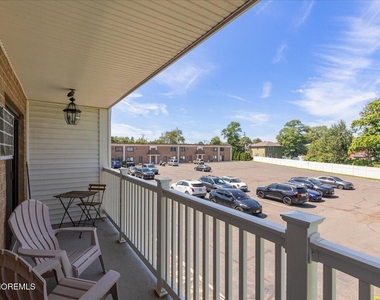 119 Avery Avenue - Photo Thumbnail 12