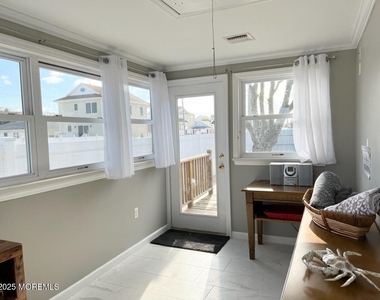 112 Kerr Avenue - Photo Thumbnail 9