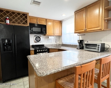 112 Kerr Avenue - Photo Thumbnail 5
