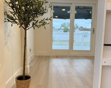 128 Sampson Place - Photo Thumbnail 14