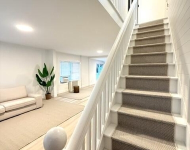 128 Sampson Place - Photo Thumbnail 13