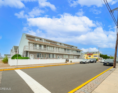 1713 Boulevard Boulevard - Photo Thumbnail 1