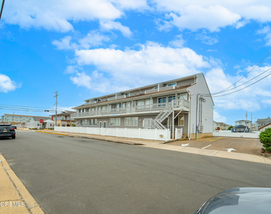 1713 Boulevard Boulevard - Photo Thumbnail 2