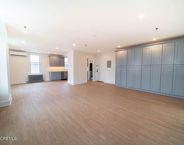 1125 E Ocean Avenue - Photo Thumbnail 2