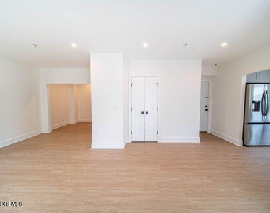 1125 E Ocean Avenue - Photo Thumbnail 2