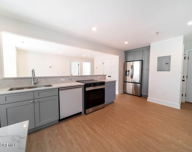 1125 E Ocean Avenue - Photo Thumbnail 1