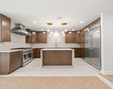 441 Slocum Place - Photo Thumbnail 3