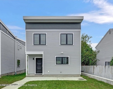 1140 Springwood Avenue - Photo Thumbnail 1
