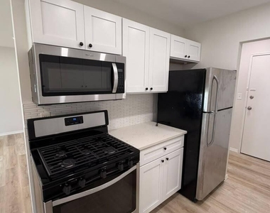 48 Stonehurst Boulevard - Photo Thumbnail 3