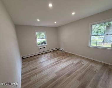 48 Stonehurst Boulevard - Photo Thumbnail 11