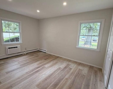 48 Stonehurst Boulevard - Photo Thumbnail 14