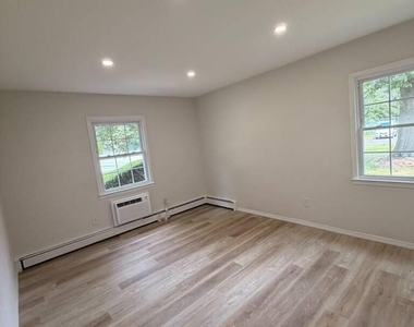 48 Stonehurst Boulevard - Photo Thumbnail 12