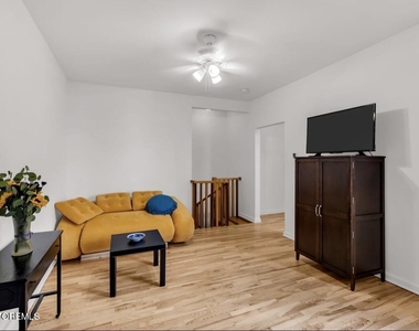 218 2nd Avenue - Photo Thumbnail 8