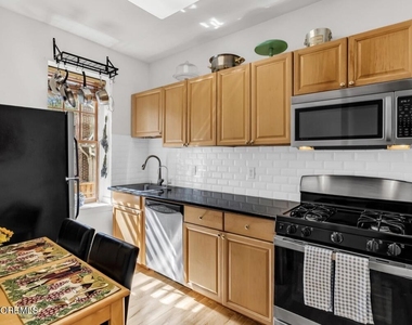 218 2nd Avenue - Photo Thumbnail 10